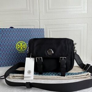 NEW Tory Burch NYLON SMALL MESSENGER in black Authentic